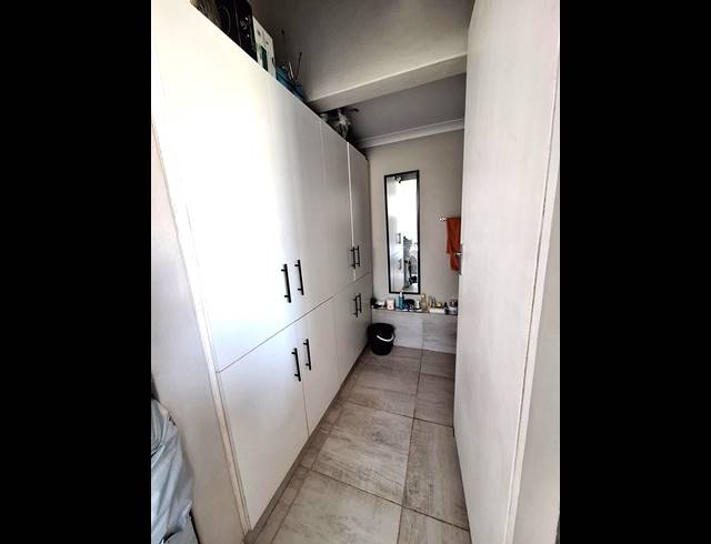 0.5 BEDROOM FREEHOLD TO LET IN MORNINGSIDE